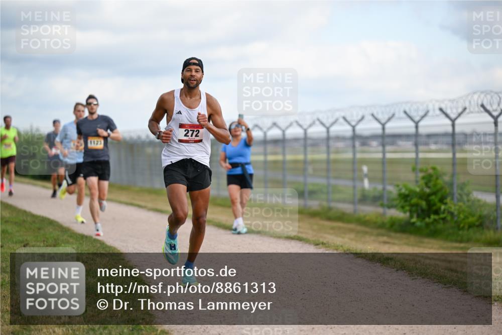 14.09.2025 - Airport Race Dr. Thomas Lammeyer http://msf.ph/oto/8861313 14.09.2025 11:56:29 Laufen 272, 1125 meine-sportfotos.de