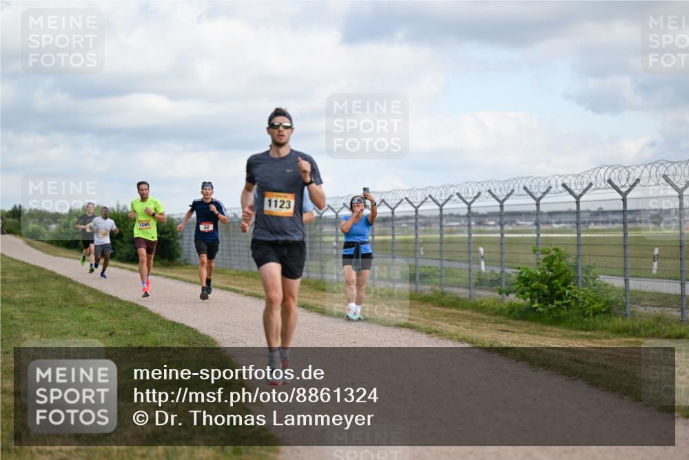 14.09.2025 - Airport Race Dr. Thomas Lammeyer http://msf.ph/oto/8861324 14.09.2025 11:56:32 Laufen 1265, 32, 1123 meine-sportfotos.de