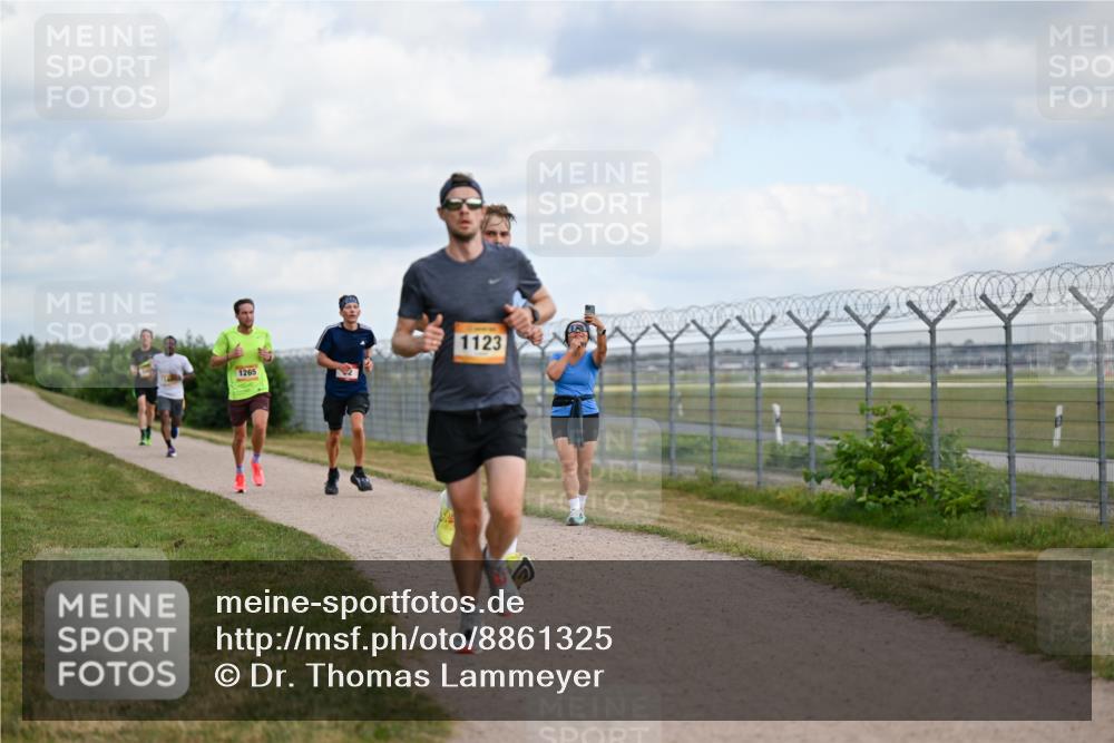 14.09.2025 - Airport Race Dr. Thomas Lammeyer http://msf.ph/oto/8861325 14.09.2025 11:56:32 Laufen 1123, 1265 meine-sportfotos.de