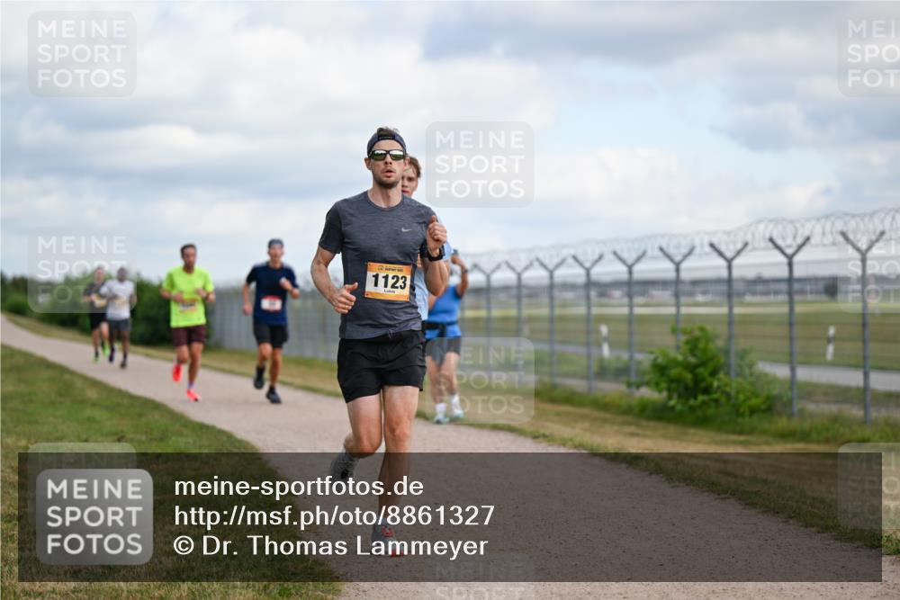14.09.2025 - Airport Race Dr. Thomas Lammeyer http://msf.ph/oto/8861327 14.09.2025 11:56:32 Laufen 1123 meine-sportfotos.de