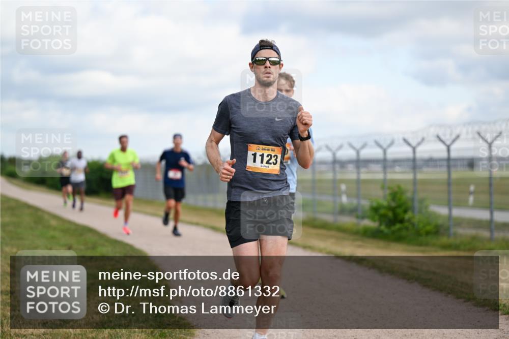 14.09.2025 - Airport Race Dr. Thomas Lammeyer http://msf.ph/oto/8861332 14.09.2025 11:56:33 Laufen 1123 meine-sportfotos.de
