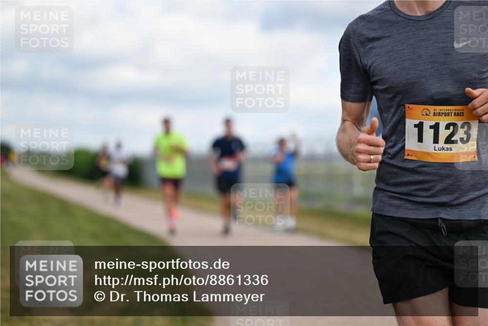 14.09.2025 - Airport Race Dr. Thomas Lammeyer http://msf.ph/oto/8861336 14.09.2025 11:56:34 Laufen 42, 1123 meine-sportfotos.de