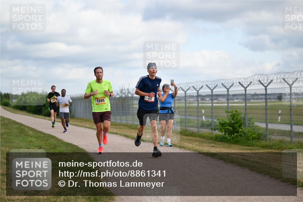 14.09.2025 - Airport Race Dr. Thomas Lammeyer http://msf.ph/oto/8861341 14.09.2025 11:56:35 Laufen 32, 1265 meine-sportfotos.de