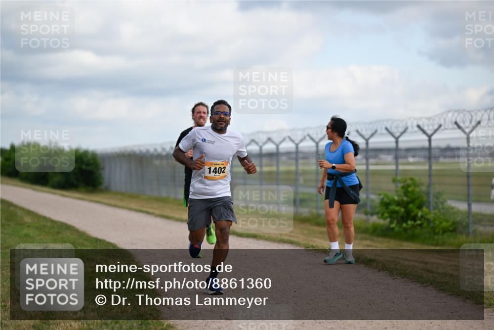 14.09.2025 - Airport Race Dr. Thomas Lammeyer http://msf.ph/oto/8861360 14.09.2025 11:56:39 Laufen 1402 meine-sportfotos.de