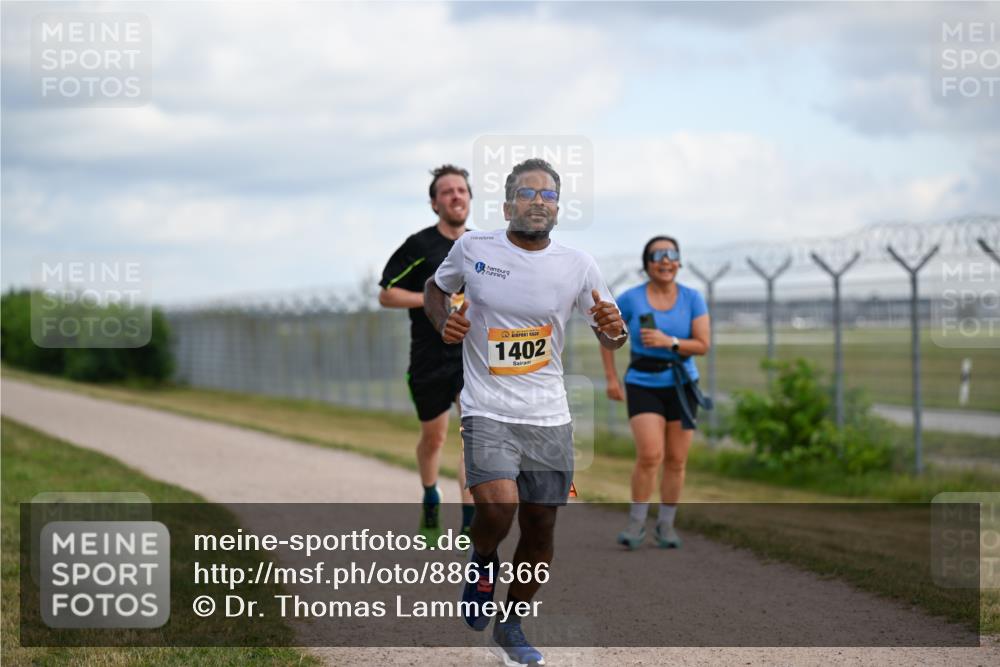 14.09.2025 - Airport Race Dr. Thomas Lammeyer http://msf.ph/oto/8861366 14.09.2025 11:56:40 Laufen 1402 meine-sportfotos.de