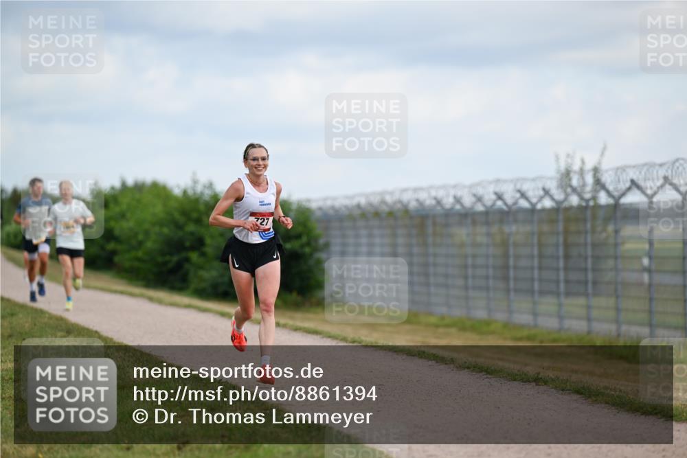 14.09.2025 - Airport Race Dr. Thomas Lammeyer http://msf.ph/oto/8861394 14.09.2025 11:57:09 Laufen 727 meine-sportfotos.de