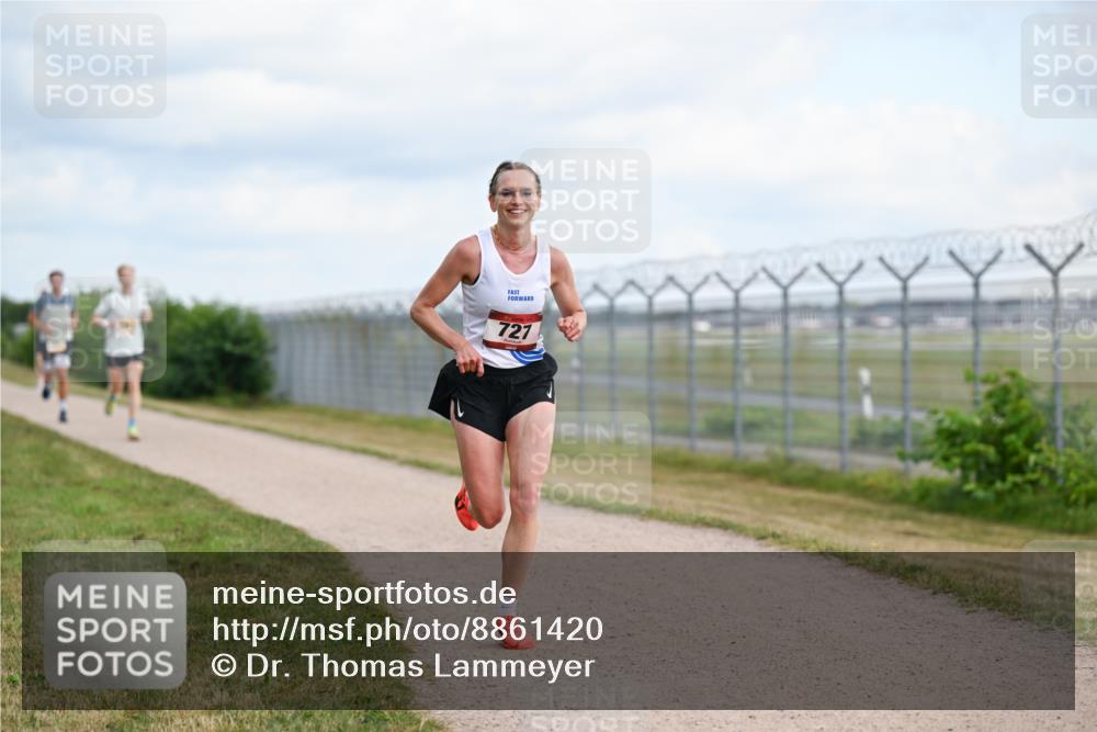 14.09.2025 - Airport Race Dr. Thomas Lammeyer http://msf.ph/oto/8861420 14.09.2025 11:57:12 Laufen 727 meine-sportfotos.de