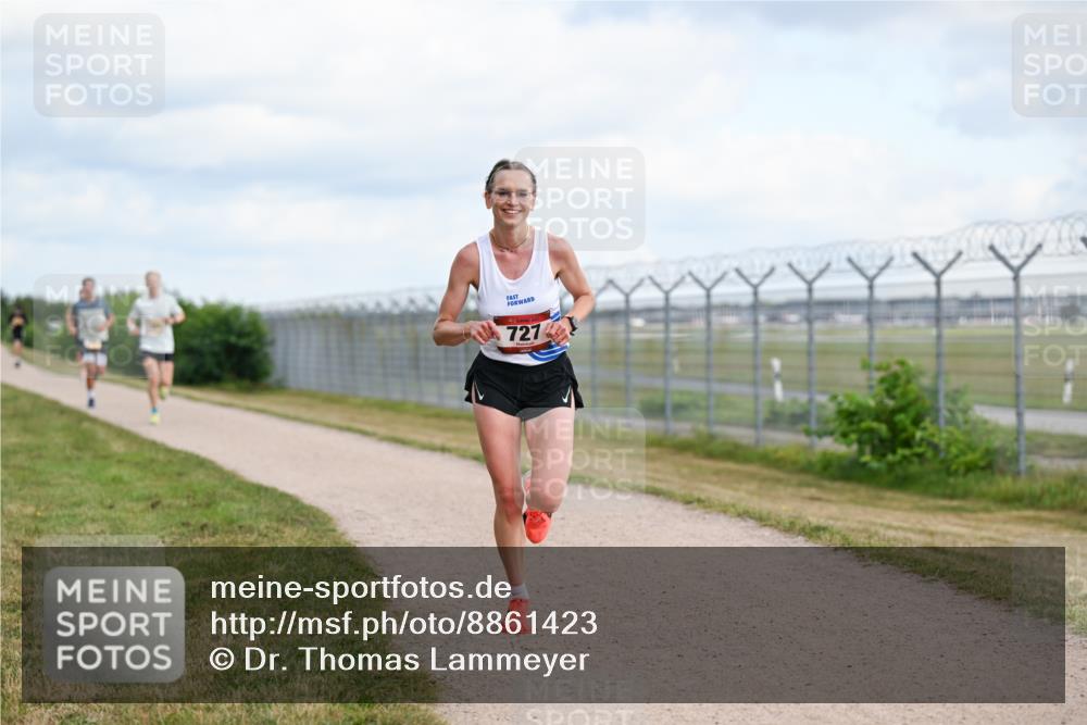 14.09.2025 - Airport Race Dr. Thomas Lammeyer http://msf.ph/oto/8861423 14.09.2025 11:57:13 Laufen 727 meine-sportfotos.de