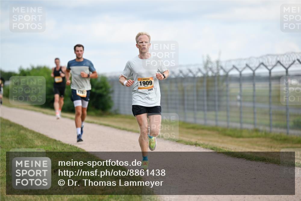 14.09.2025 - Airport Race Dr. Thomas Lammeyer http://msf.ph/oto/8861438 14.09.2025 11:57:17 Laufen 4767, 1909, 1909 meine-sportfotos.de