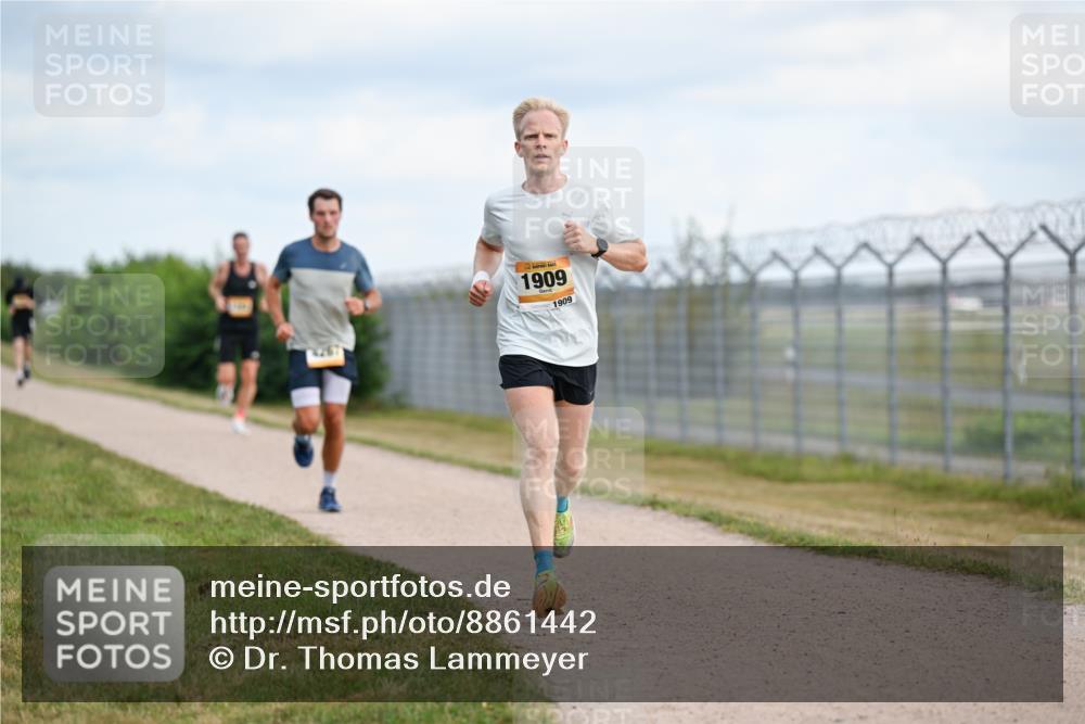 14.09.2025 - Airport Race Dr. Thomas Lammeyer http://msf.ph/oto/8861442 14.09.2025 11:57:17 Laufen 1909, 1909 meine-sportfotos.de