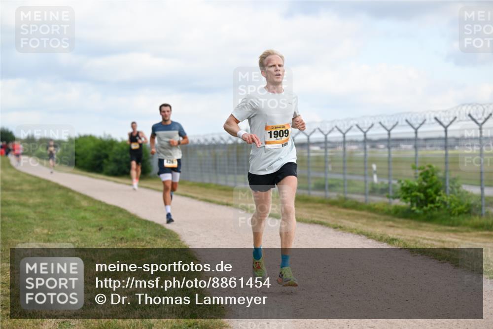 14.09.2025 - Airport Race Dr. Thomas Lammeyer http://msf.ph/oto/8861454 14.09.2025 11:57:19 Laufen 226, 1909, 1909 meine-sportfotos.de
