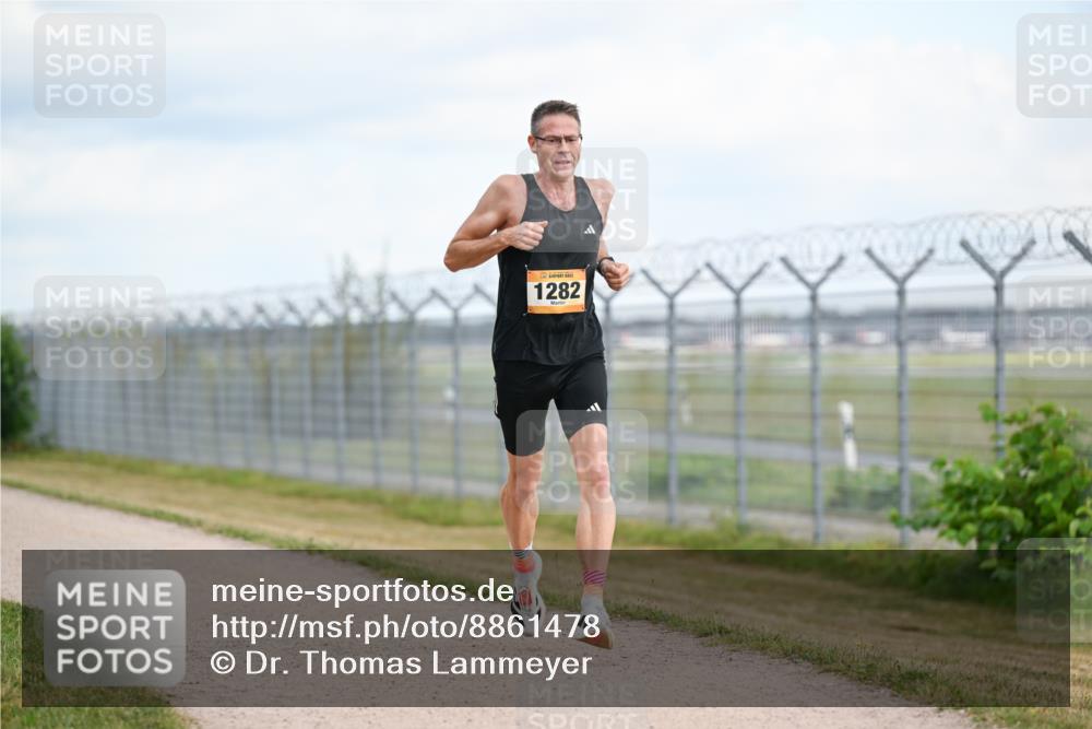 14.09.2025 - Airport Race Dr. Thomas Lammeyer http://msf.ph/oto/8861478 14.09.2025 11:57:24 Laufen 1282 meine-sportfotos.de