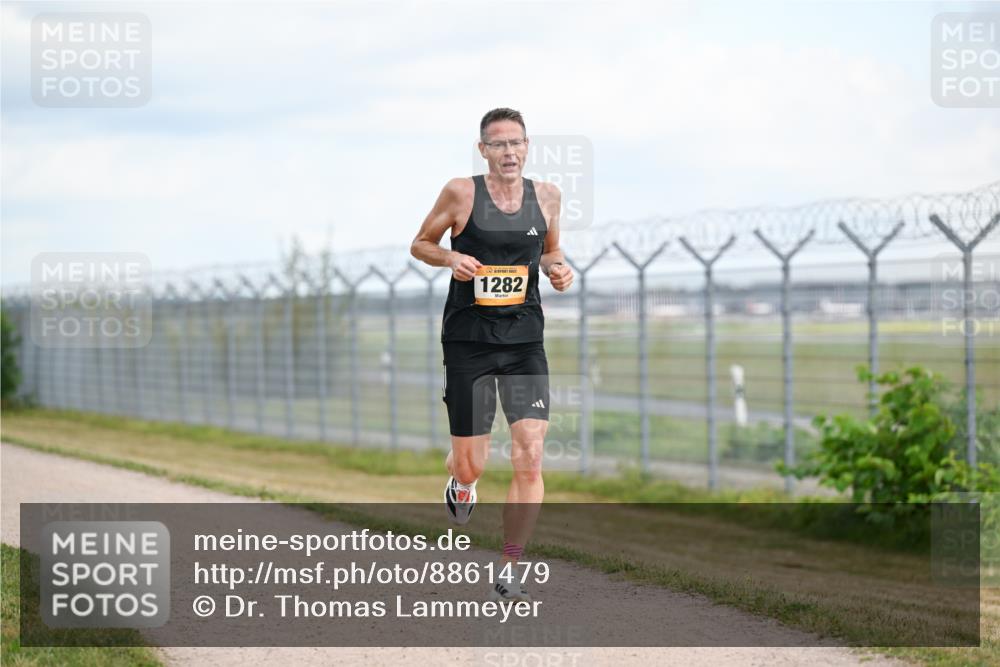 14.09.2025 - Airport Race Dr. Thomas Lammeyer http://msf.ph/oto/8861479 14.09.2025 11:57:24 Laufen 1282 meine-sportfotos.de