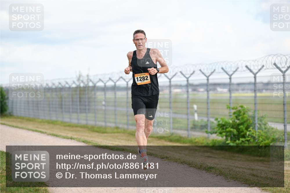 14.09.2025 - Airport Race Dr. Thomas Lammeyer http://msf.ph/oto/8861481 14.09.2025 11:57:25 Laufen 1282 meine-sportfotos.de