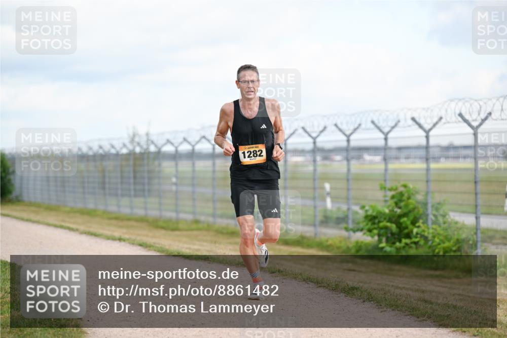 14.09.2025 - Airport Race Dr. Thomas Lammeyer http://msf.ph/oto/8861482 14.09.2025 11:57:25 Laufen 1282 meine-sportfotos.de
