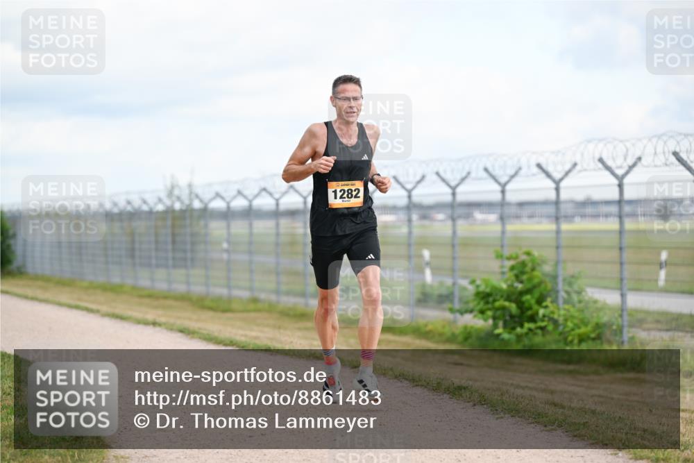 14.09.2025 - Airport Race Dr. Thomas Lammeyer http://msf.ph/oto/8861483 14.09.2025 11:57:25 Laufen 1282 meine-sportfotos.de