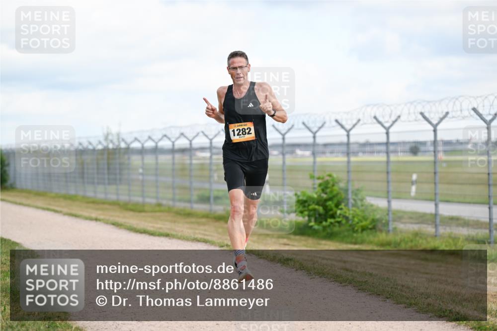 14.09.2025 - Airport Race Dr. Thomas Lammeyer http://msf.ph/oto/8861486 14.09.2025 11:57:25 Laufen 1282 meine-sportfotos.de