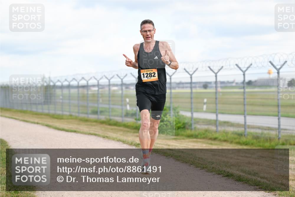 14.09.2025 - Airport Race Dr. Thomas Lammeyer http://msf.ph/oto/8861491 14.09.2025 11:57:26 Laufen 1282 meine-sportfotos.de