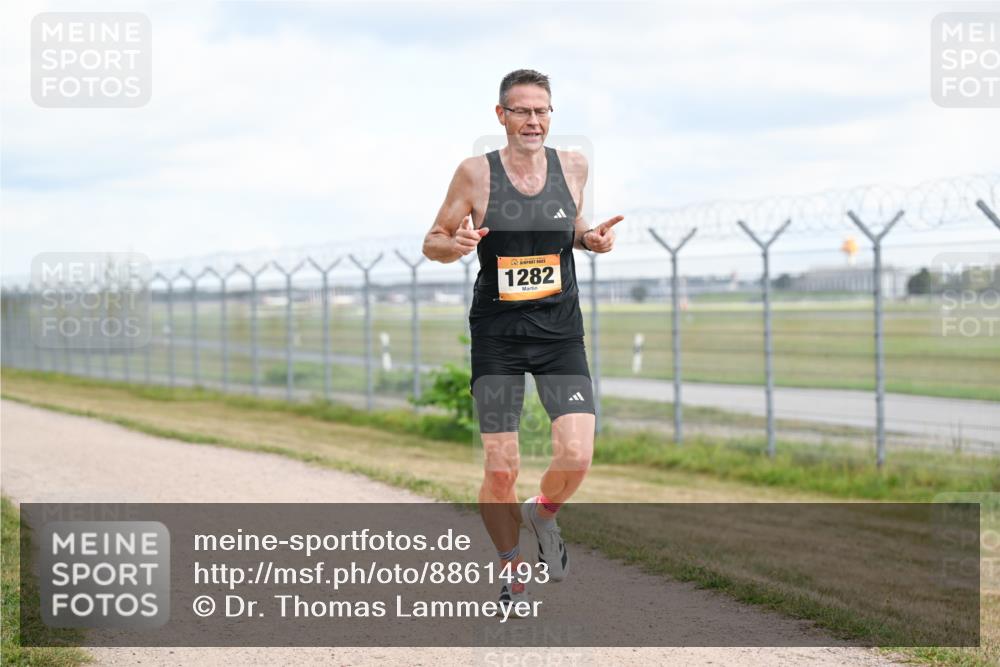 14.09.2025 - Airport Race Dr. Thomas Lammeyer http://msf.ph/oto/8861493 14.09.2025 11:57:26 Laufen 1282 meine-sportfotos.de