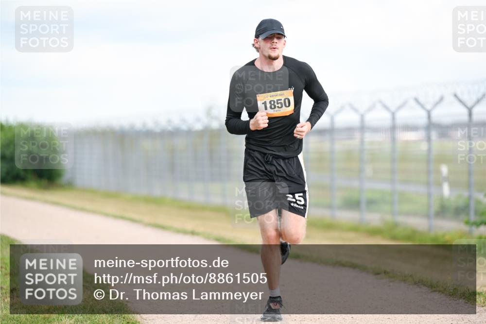 14.09.2025 - Airport Race Dr. Thomas Lammeyer http://msf.ph/oto/8861505 14.09.2025 11:57:34 Laufen 1850, 35 meine-sportfotos.de