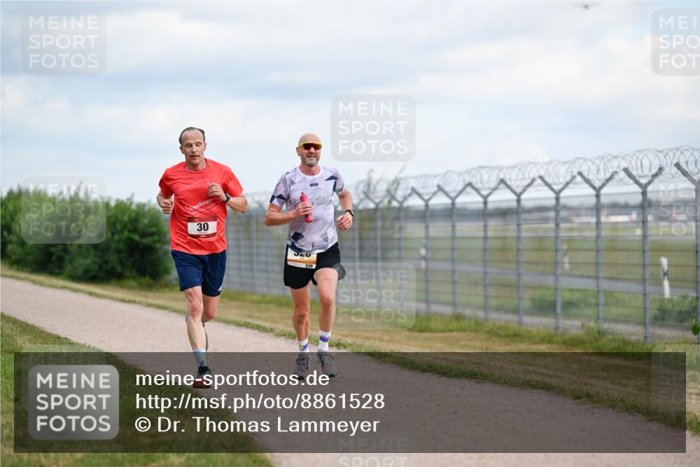 14.09.2025 - Airport Race Dr. Thomas Lammeyer http://msf.ph/oto/8861528 14.09.2025 11:57:40 Laufen 30, 326 meine-sportfotos.de