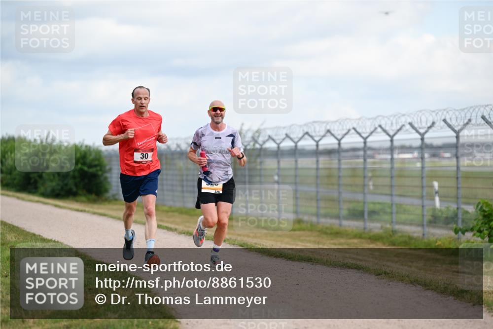 14.09.2025 - Airport Race Dr. Thomas Lammeyer http://msf.ph/oto/8861530 14.09.2025 11:57:40 Laufen 30, 326 meine-sportfotos.de