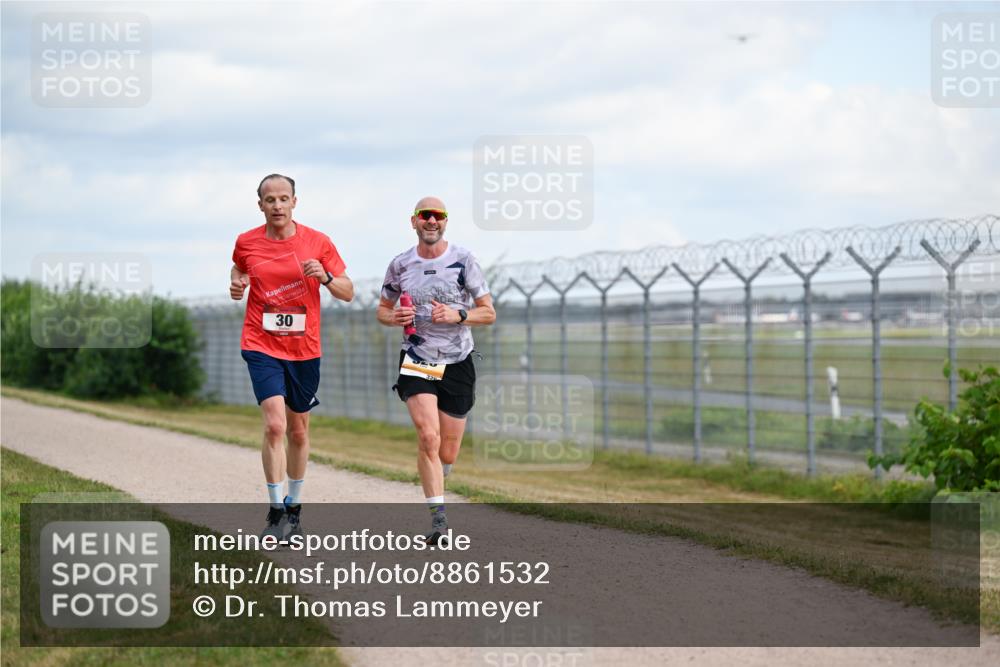 14.09.2025 - Airport Race Dr. Thomas Lammeyer http://msf.ph/oto/8861532 14.09.2025 11:57:40 Laufen 30 meine-sportfotos.de