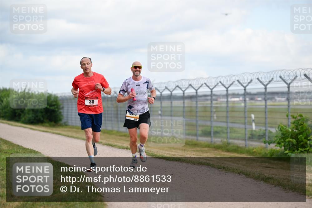 14.09.2025 - Airport Race Dr. Thomas Lammeyer http://msf.ph/oto/8861533 14.09.2025 11:57:40 Laufen 30, 326 meine-sportfotos.de