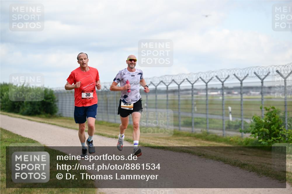 14.09.2025 - Airport Race Dr. Thomas Lammeyer http://msf.ph/oto/8861534 14.09.2025 11:57:40 Laufen 30, 326 meine-sportfotos.de