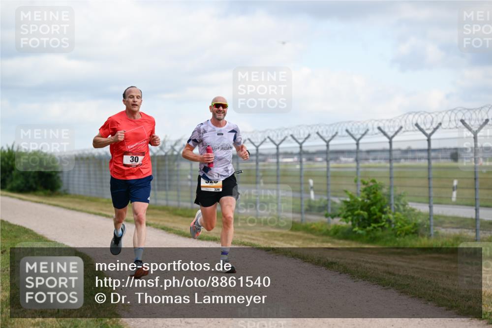 14.09.2025 - Airport Race Dr. Thomas Lammeyer http://msf.ph/oto/8861540 14.09.2025 11:57:41 Laufen 30, 326 meine-sportfotos.de