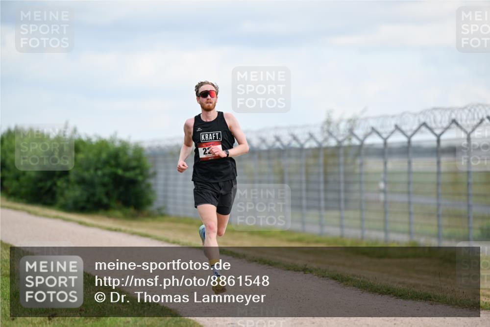 14.09.2025 - Airport Race Dr. Thomas Lammeyer http://msf.ph/oto/8861548 14.09.2025 11:57:47 Laufen 22 meine-sportfotos.de
