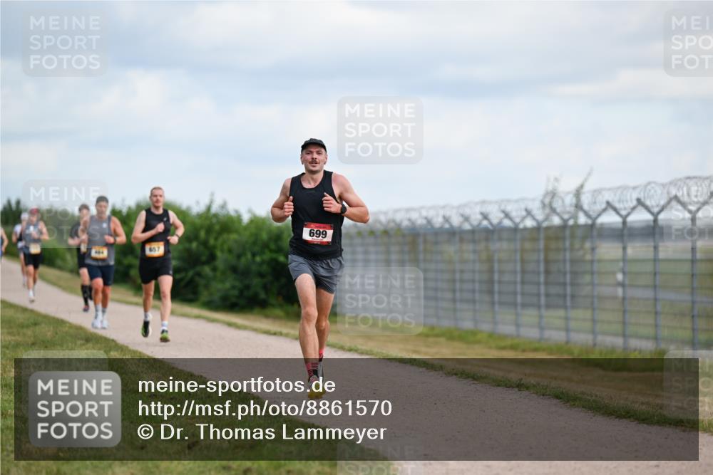 14.09.2025 - Airport Race Dr. Thomas Lammeyer http://msf.ph/oto/8861570 14.09.2025 11:57:53 Laufen 699, 657 meine-sportfotos.de