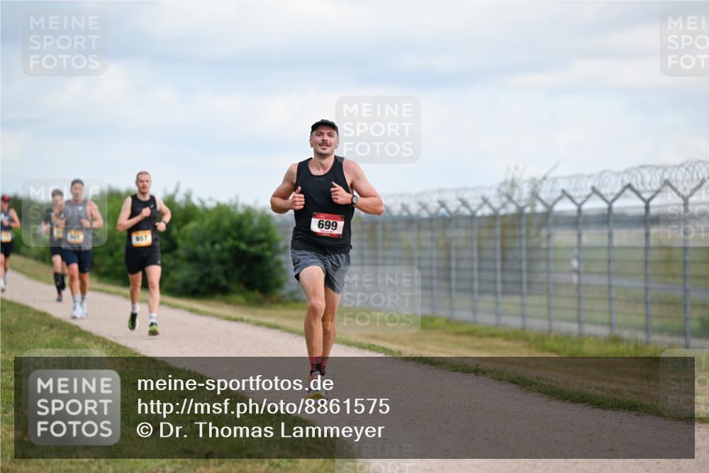 14.09.2025 - Airport Race Dr. Thomas Lammeyer http://msf.ph/oto/8861575 14.09.2025 11:57:53 Laufen 2, 699 meine-sportfotos.de