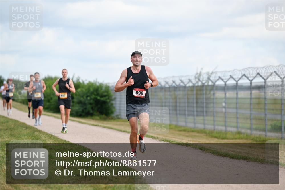 14.09.2025 - Airport Race Dr. Thomas Lammeyer http://msf.ph/oto/8861577 14.09.2025 11:57:54 Laufen 699, 657 meine-sportfotos.de