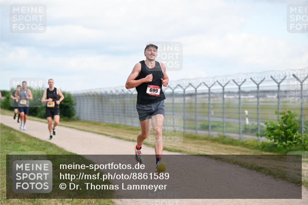 14.09.2025 - Airport Race Dr. Thomas Lammeyer http://msf.ph/oto/8861589 14.09.2025 11:57:55 Laufen 699 meine-sportfotos.de