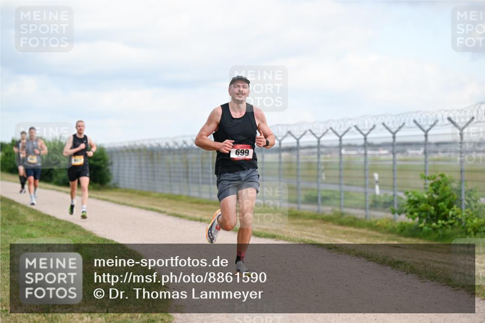 14.09.2025 - Airport Race Dr. Thomas Lammeyer http://msf.ph/oto/8861590 14.09.2025 11:57:56 Laufen 657, 699 meine-sportfotos.de