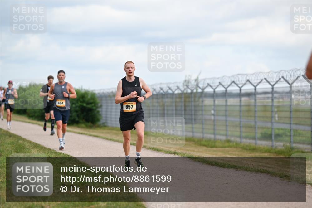 14.09.2025 - Airport Race Dr. Thomas Lammeyer http://msf.ph/oto/8861599 14.09.2025 11:57:57 Laufen 484, 657 meine-sportfotos.de