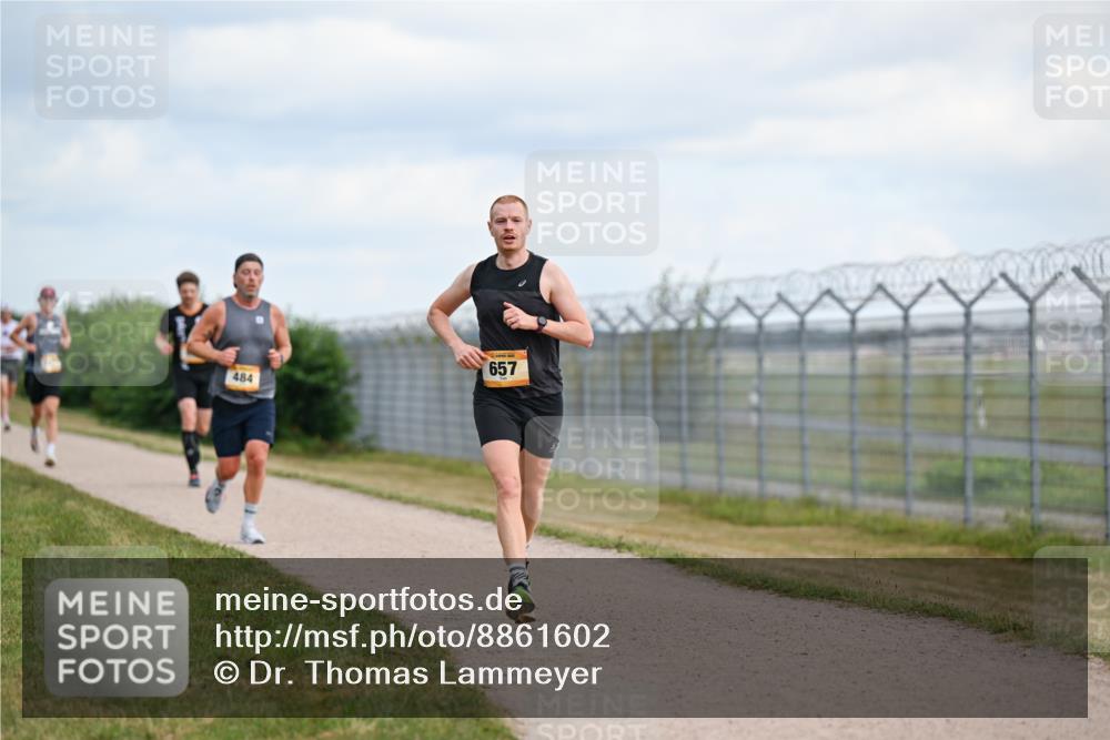 14.09.2025 - Airport Race Dr. Thomas Lammeyer http://msf.ph/oto/8861602 14.09.2025 11:57:58 Laufen 484, 657 meine-sportfotos.de