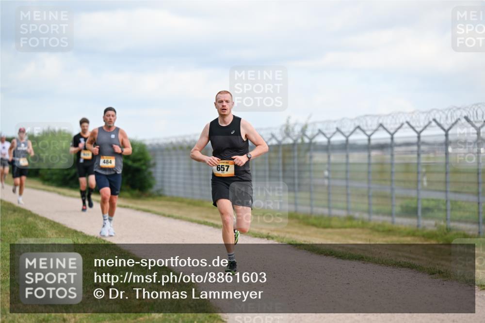 14.09.2025 - Airport Race Dr. Thomas Lammeyer http://msf.ph/oto/8861603 14.09.2025 11:57:58 Laufen 484, 657 meine-sportfotos.de