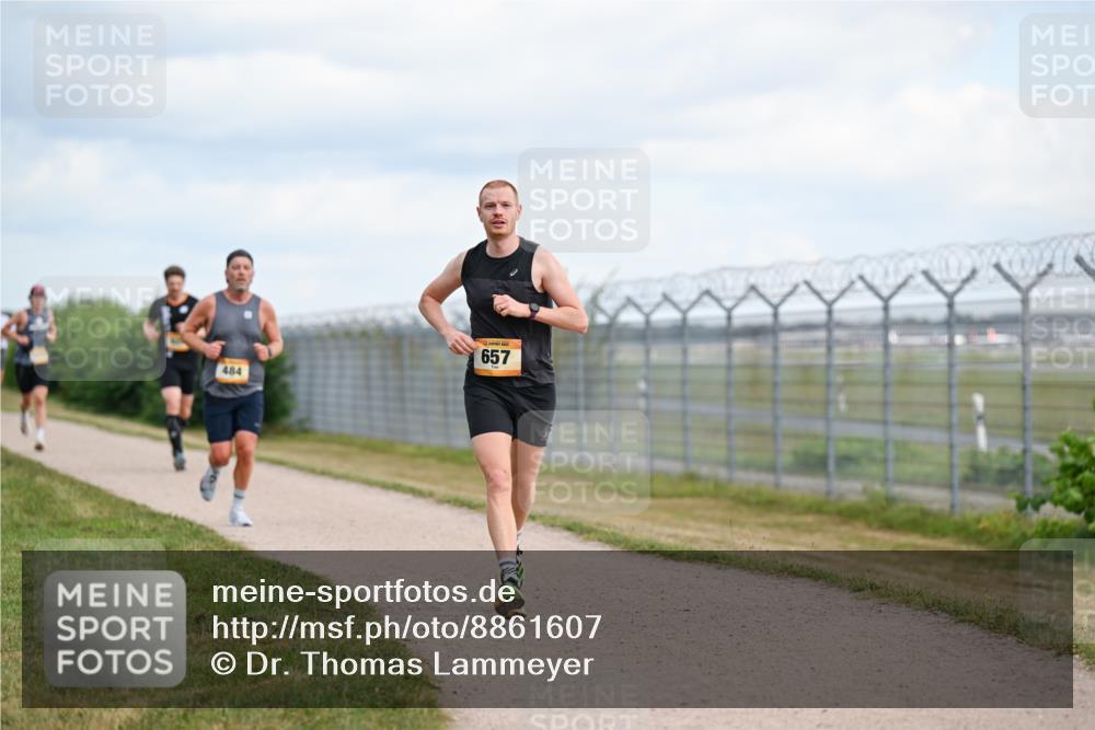 14.09.2025 - Airport Race Dr. Thomas Lammeyer http://msf.ph/oto/8861607 14.09.2025 11:57:58 Laufen 657, 484 meine-sportfotos.de