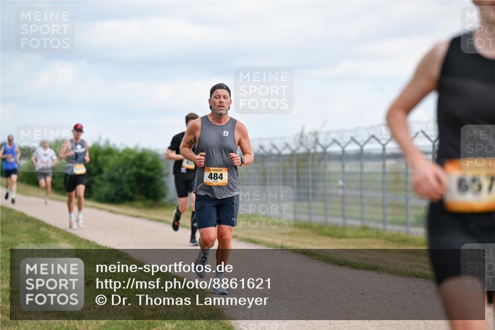 14.09.2025 - Airport Race Dr. Thomas Lammeyer http://msf.ph/oto/8861621 14.09.2025 11:58:01 Laufen 484, 657 meine-sportfotos.de