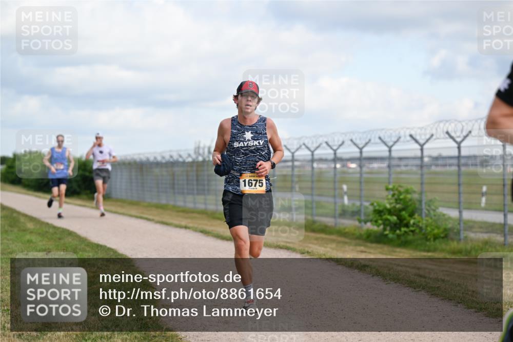 14.09.2025 - Airport Race Dr. Thomas Lammeyer http://msf.ph/oto/8861654 14.09.2025 11:58:08 Laufen 38, 1675 meine-sportfotos.de