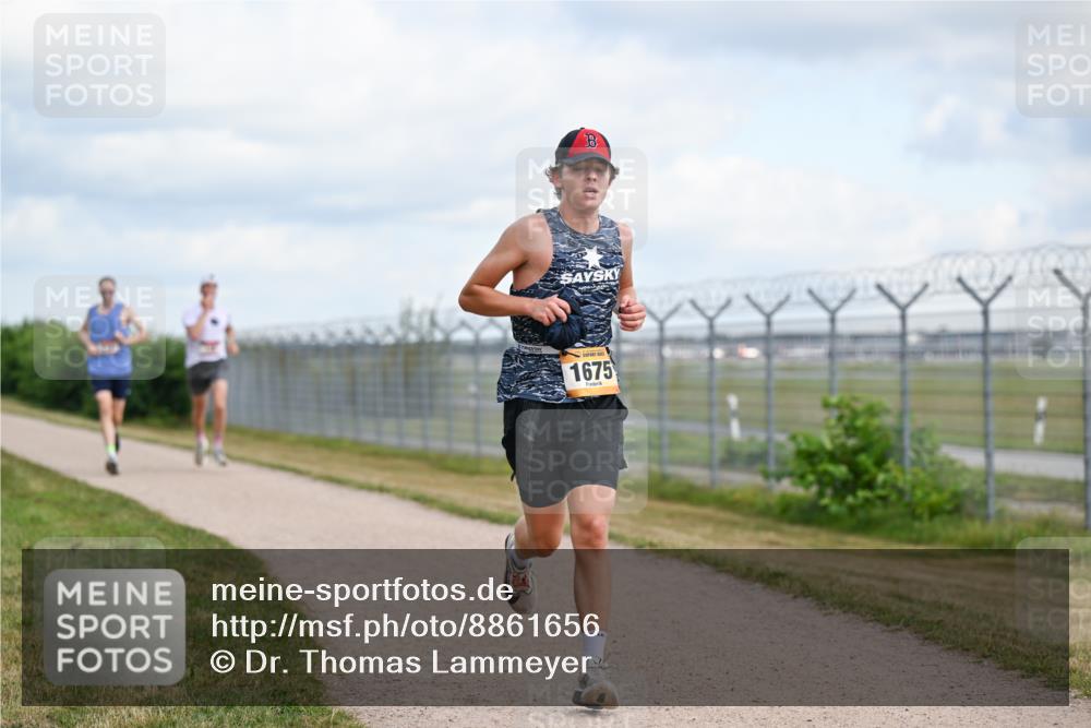 14.09.2025 - Airport Race Dr. Thomas Lammeyer http://msf.ph/oto/8861656 14.09.2025 11:58:08 Laufen 38, 1675 meine-sportfotos.de