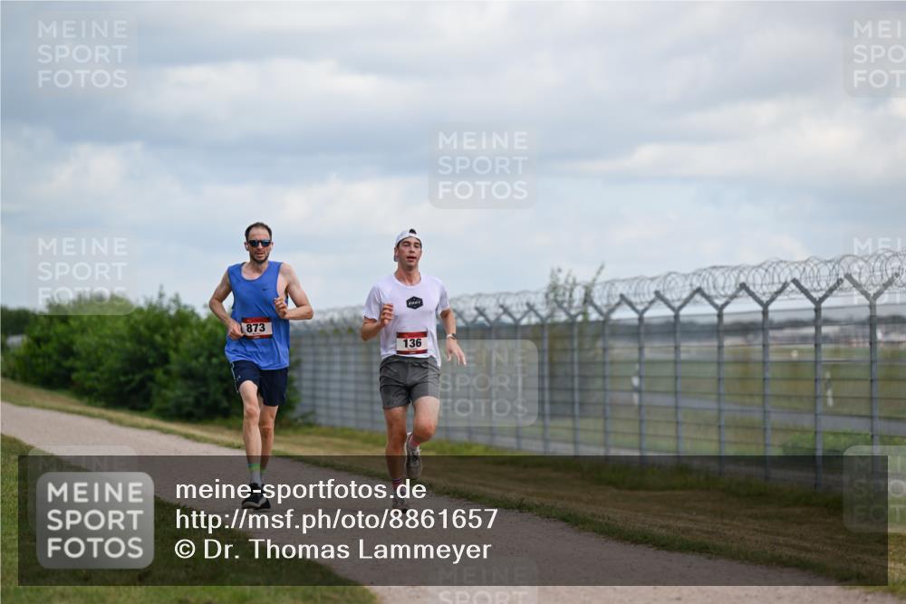 14.09.2025 - Airport Race Dr. Thomas Lammeyer http://msf.ph/oto/8861657 14.09.2025 11:58:09 Laufen 873, 136 meine-sportfotos.de