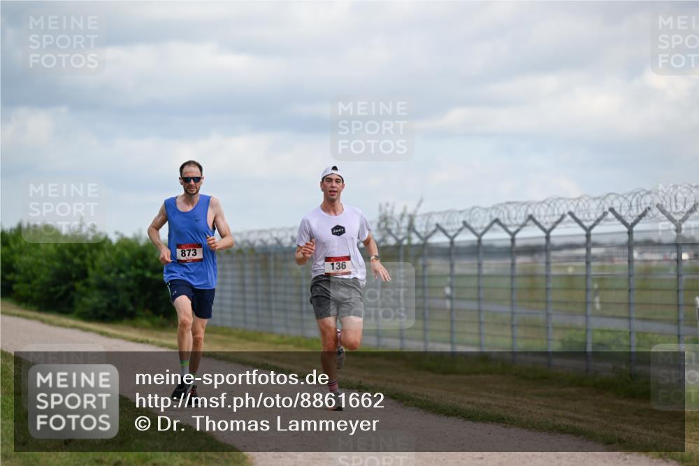 14.09.2025 - Airport Race Dr. Thomas Lammeyer http://msf.ph/oto/8861662 14.09.2025 11:58:10 Laufen 873, 136 meine-sportfotos.de