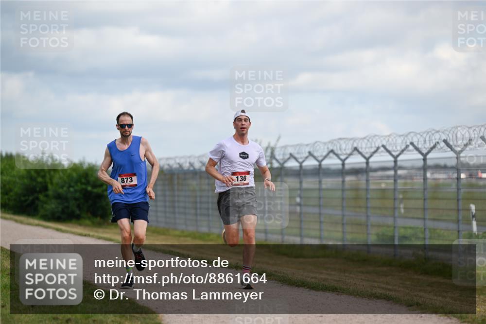 14.09.2025 - Airport Race Dr. Thomas Lammeyer http://msf.ph/oto/8861664 14.09.2025 11:58:10 Laufen 873, 136 meine-sportfotos.de