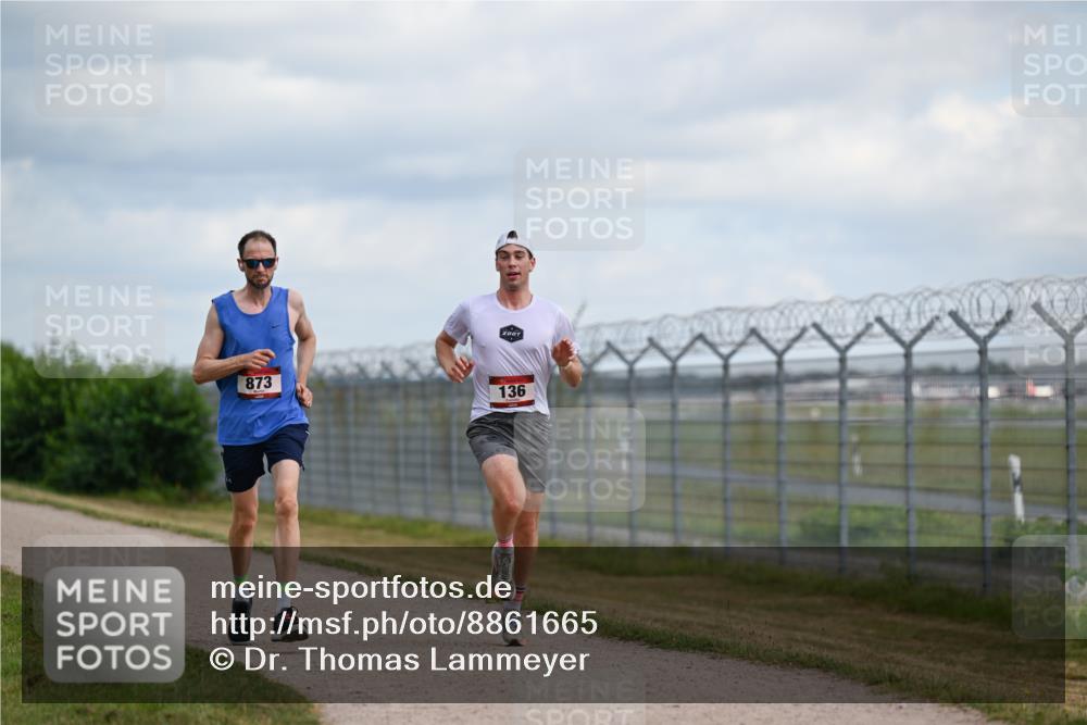 14.09.2025 - Airport Race Dr. Thomas Lammeyer http://msf.ph/oto/8861665 14.09.2025 11:58:10 Laufen 873, 136 meine-sportfotos.de
