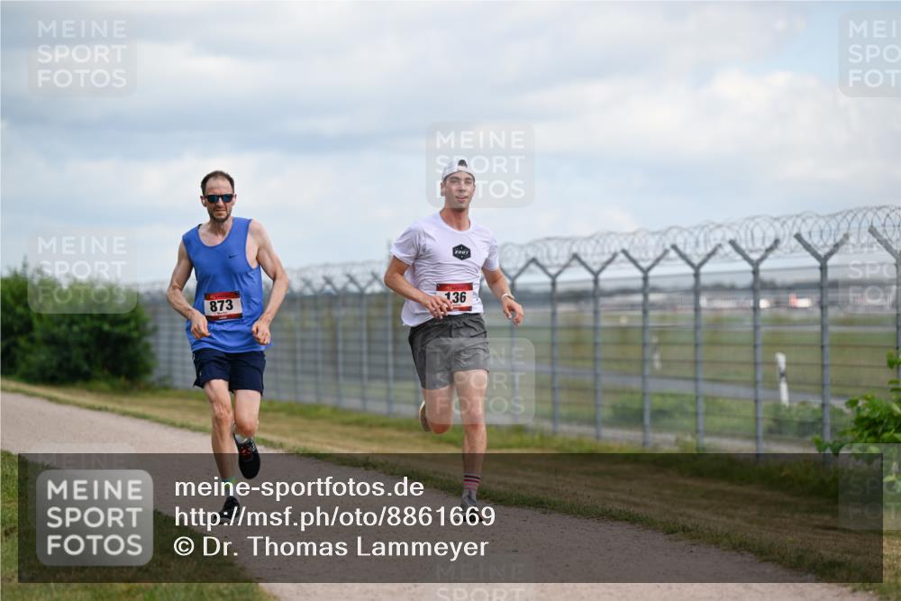 14.09.2025 - Airport Race Dr. Thomas Lammeyer http://msf.ph/oto/8861669 14.09.2025 11:58:11 Laufen 873, 136 meine-sportfotos.de