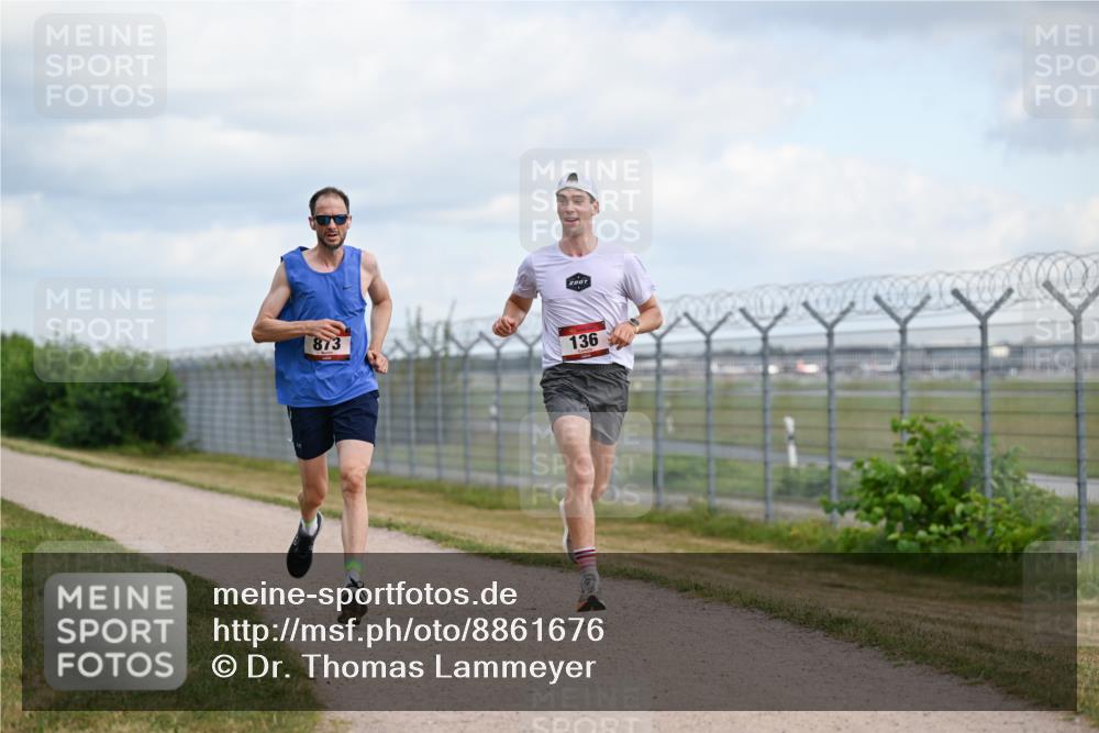 14.09.2025 - Airport Race Dr. Thomas Lammeyer http://msf.ph/oto/8861676 14.09.2025 11:58:12 Laufen 873, 136 meine-sportfotos.de