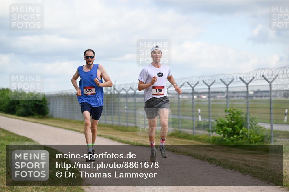 14.09.2025 - Airport Race Dr. Thomas Lammeyer http://msf.ph/oto/8861678 14.09.2025 11:58:12 Laufen 873, 136 meine-sportfotos.de